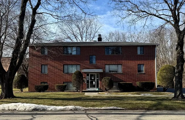 $1,700 | 320 Elm Street, Unit 12, Southbridge, MA 01550