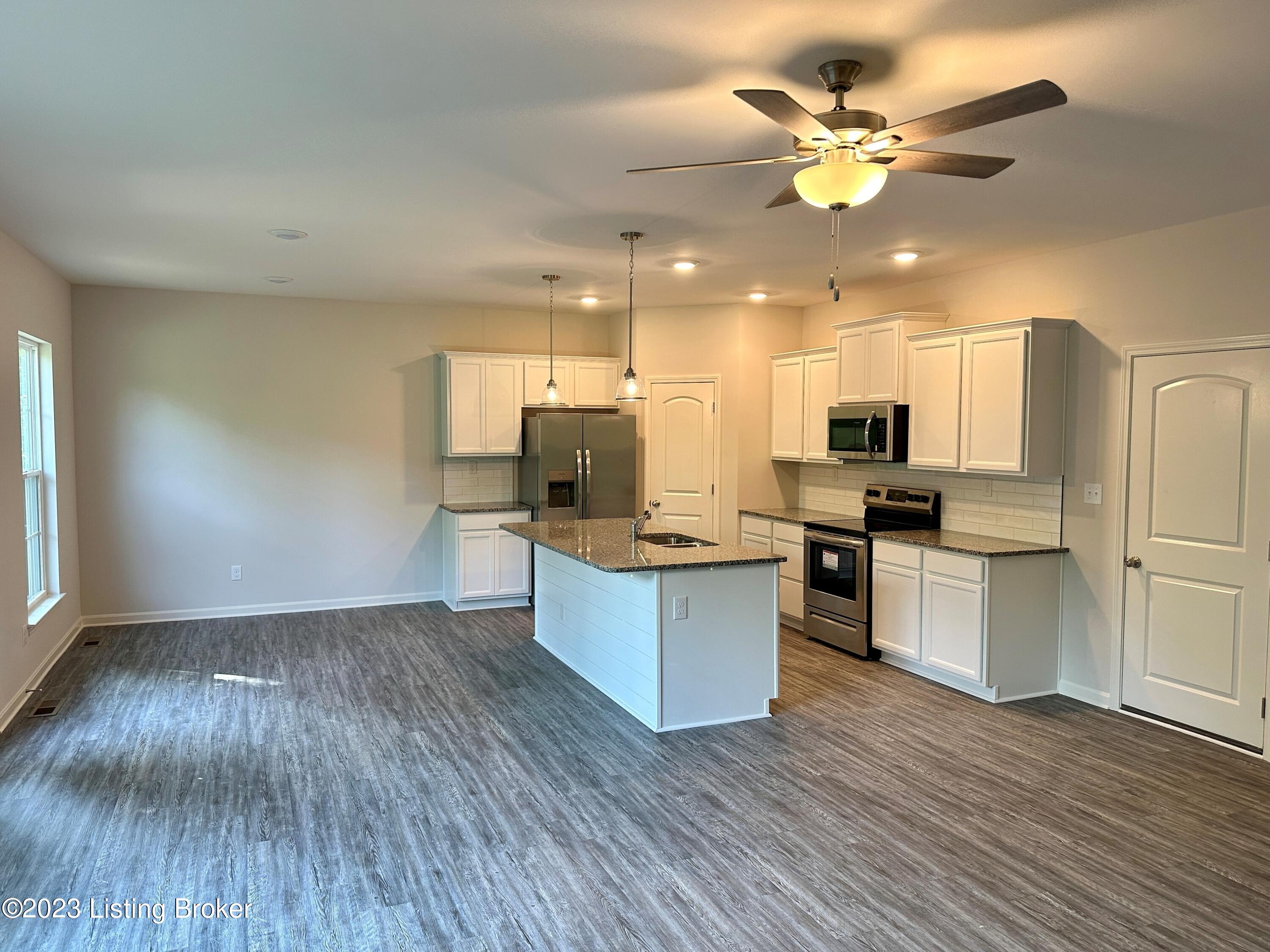 8416 Gateway Run Road Louisville, KY 40229 - Photo 7 of 18 9