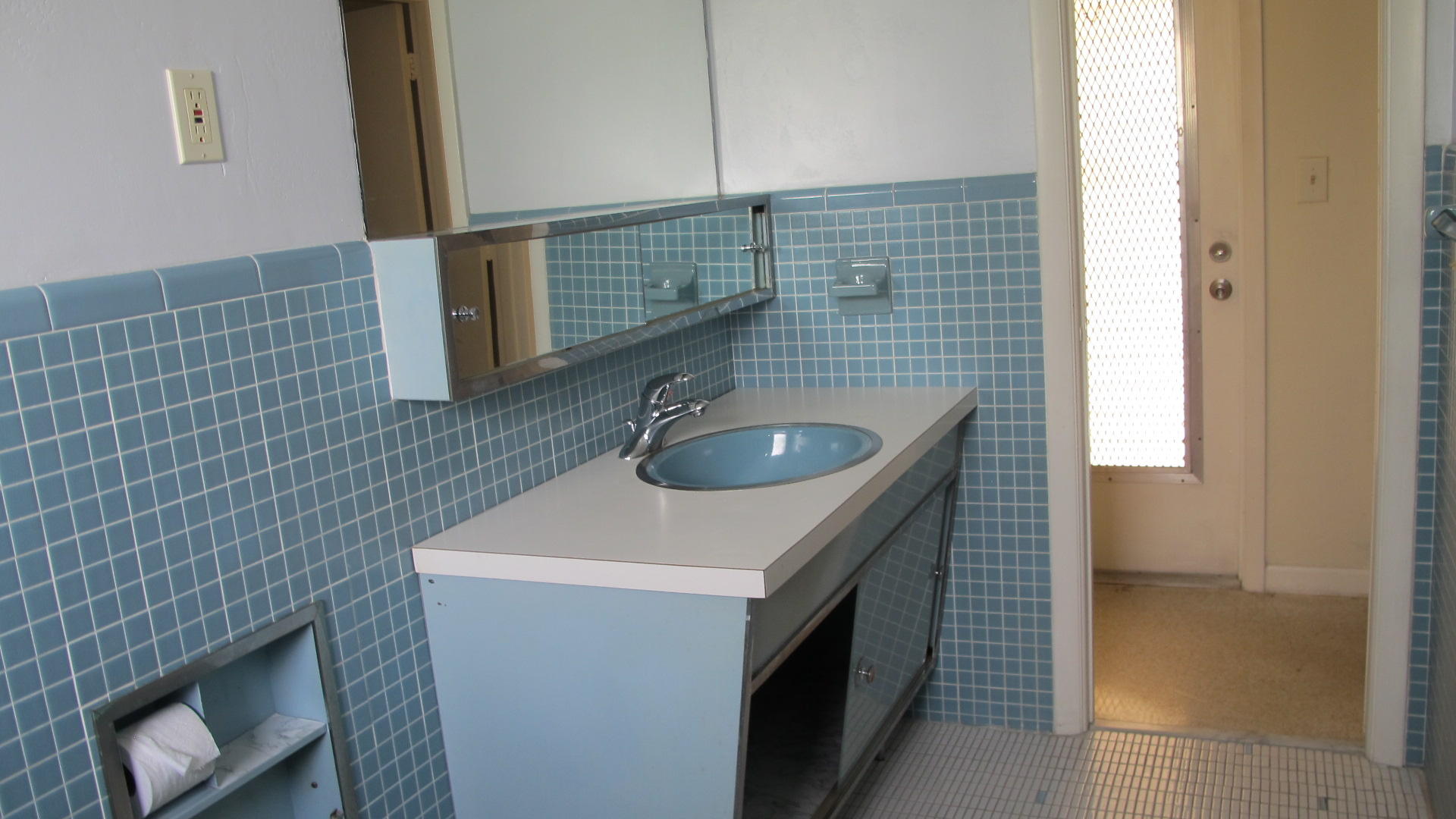 266 Southwest 12th Street Boca Raton, FL 33432 - Photo 18 of 34 Bath 2