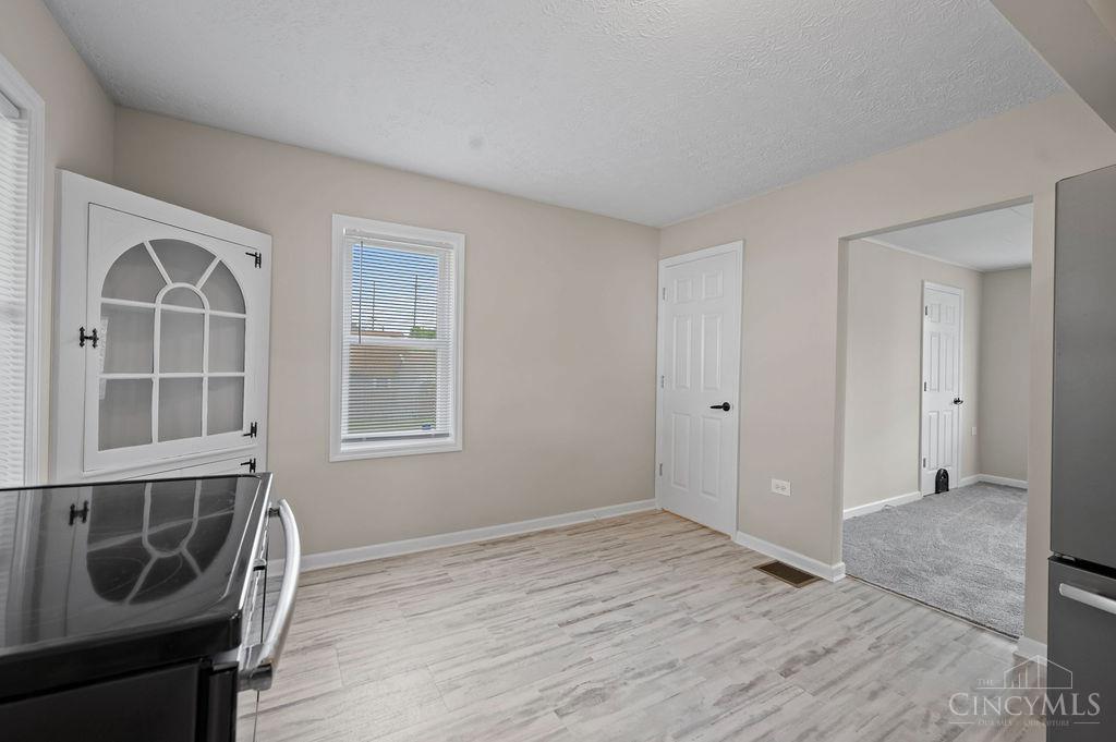5340 Augspurger Road Hamilton, OH 45011 - Photo 11 of 48