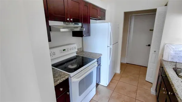 $2,300 | 9010 Dacena Villa Place, Tampa, FL 33635