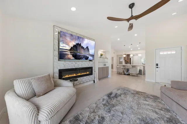 $5,900 | 269 Vista Royale Circle West, Palm Desert, CA 92211