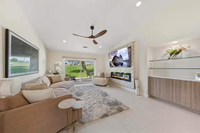 $5,900 | 269 Vista Royale Circle West, Palm Desert, CA 92211