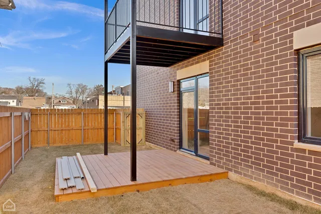 $414,000 | 8631 West Grand Avenue, Unit 4W, River Grove, IL 60171