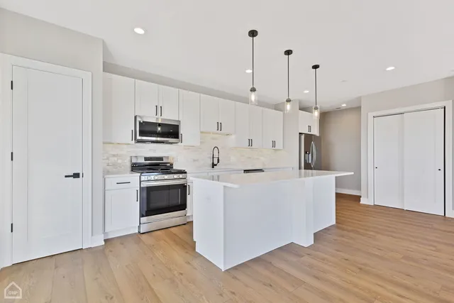 $414,000 | 8631 West Grand Avenue, Unit 4W, River Grove, IL 60171