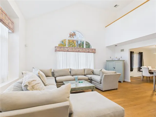 $780,000 | 7 Briarwood Road, Lincoln, RI 02865