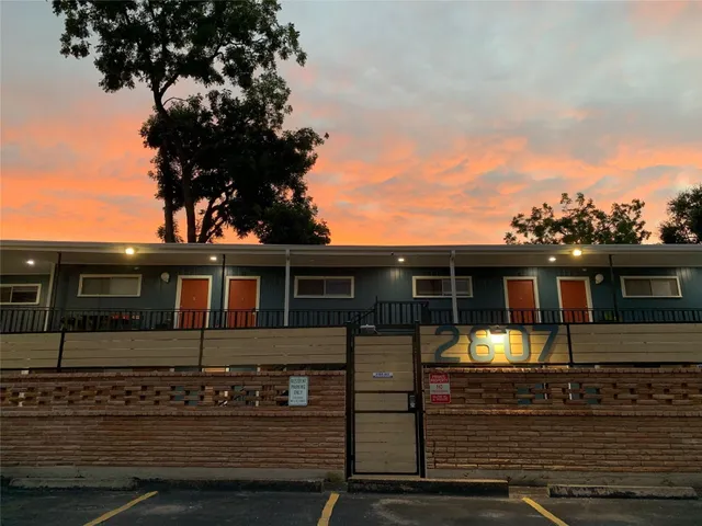 $945 | 2807 Beauchamp Street, Unit 6, Houston, TX 77009