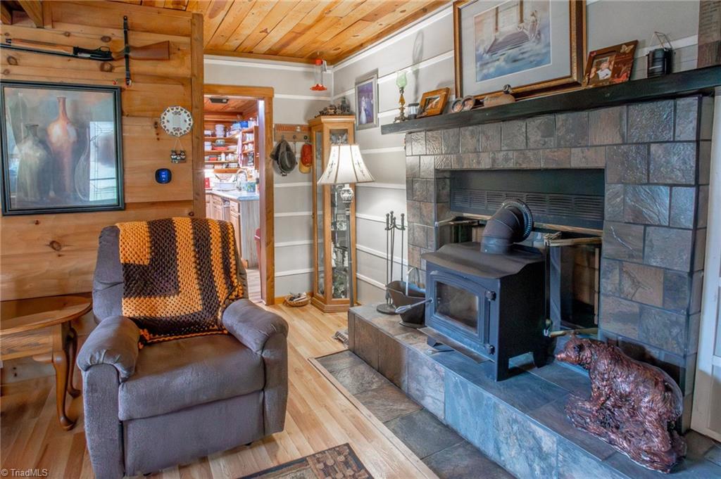 6414 Summit Road Purlear, NC 28665 - Photo 20 of 36