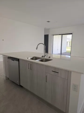 $2,950 | 5105 Panella Avenue, Immokalee, FL 34142