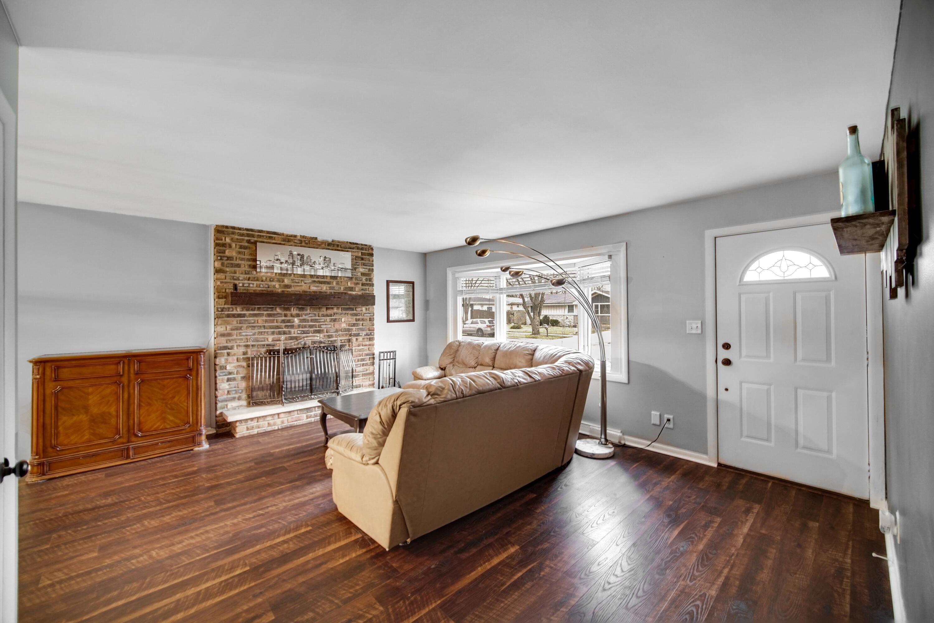 9418 Cleveland Street Crown Point, IN 46307 - Photo 3 of 22 3000x2000