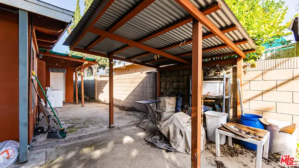 a view of outdoor space