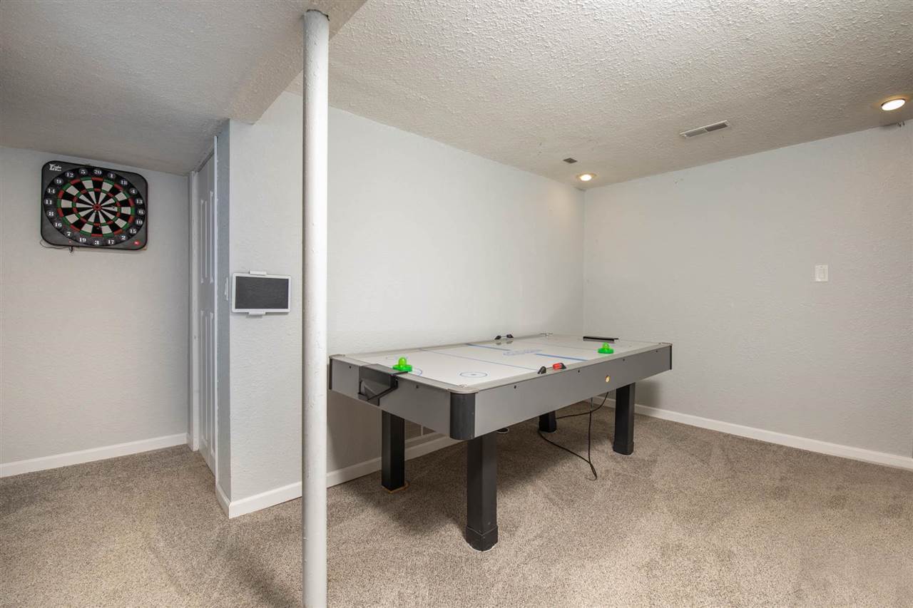 1088 Winborne Road Lake Summerset, IL 61019 - Photo 16 of 22 a room with table and soccer table