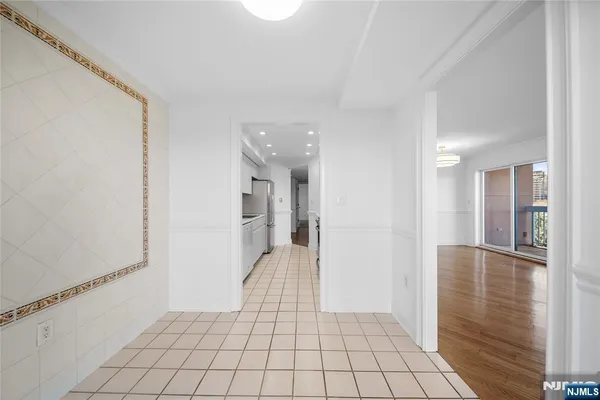 $3,850 | 605 Hancock Court, Edgewater, NJ 07020