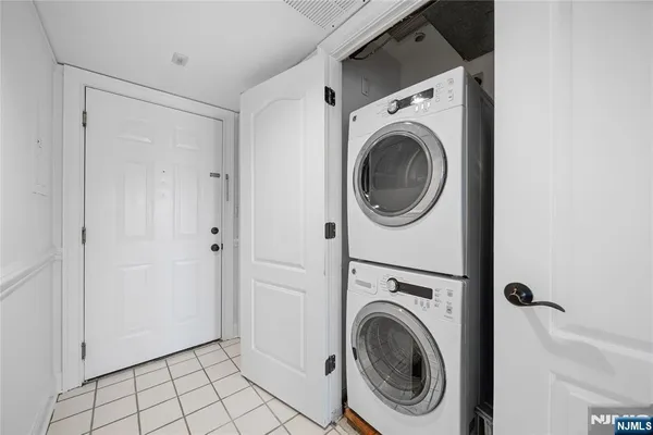 $3,850 | 605 Hancock Court, Edgewater, NJ 07020