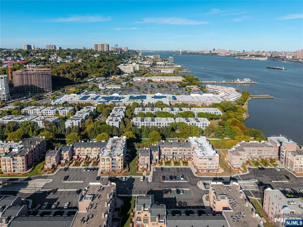 $3,850 | 605 Hancock Court, Edgewater, NJ 07020