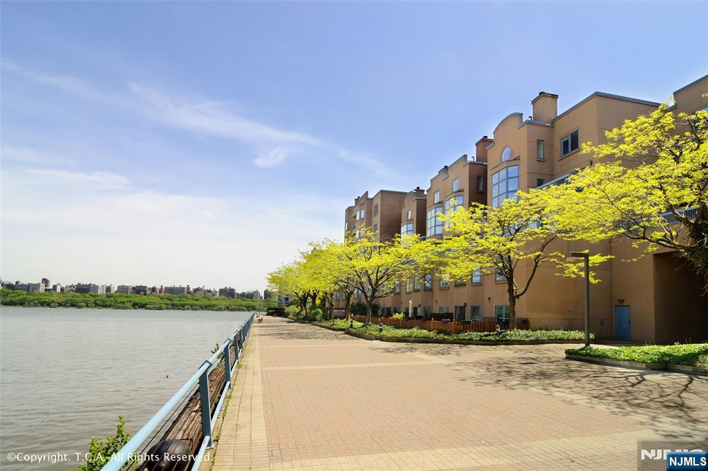 605 Hancock Court Edgewater, NJ 07020 - Photo 35 of 36