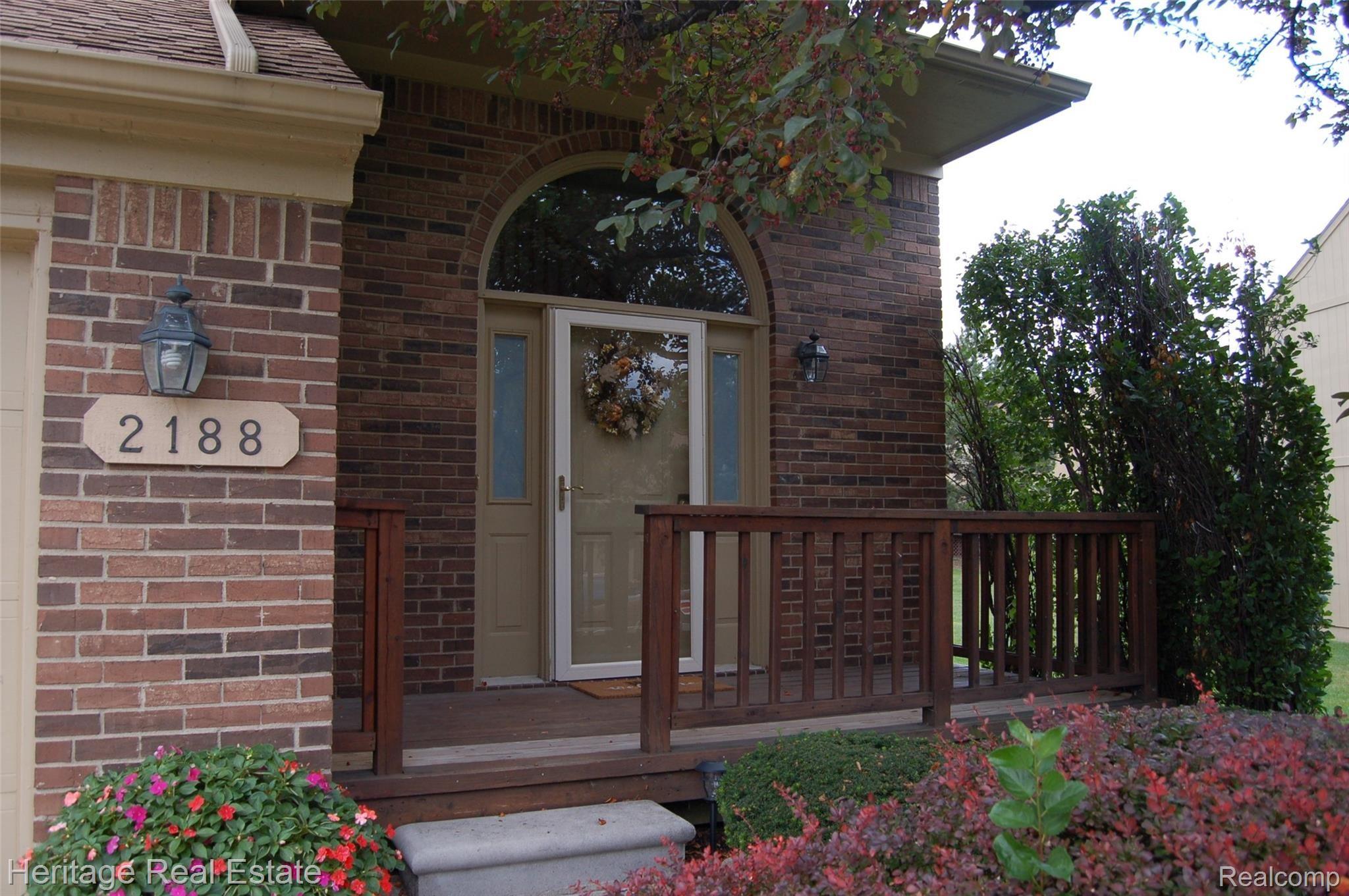 2188 Rochelle Park Drive Rochester, MI 48309 - Photo 2 of 31 DSC_0084.jpg