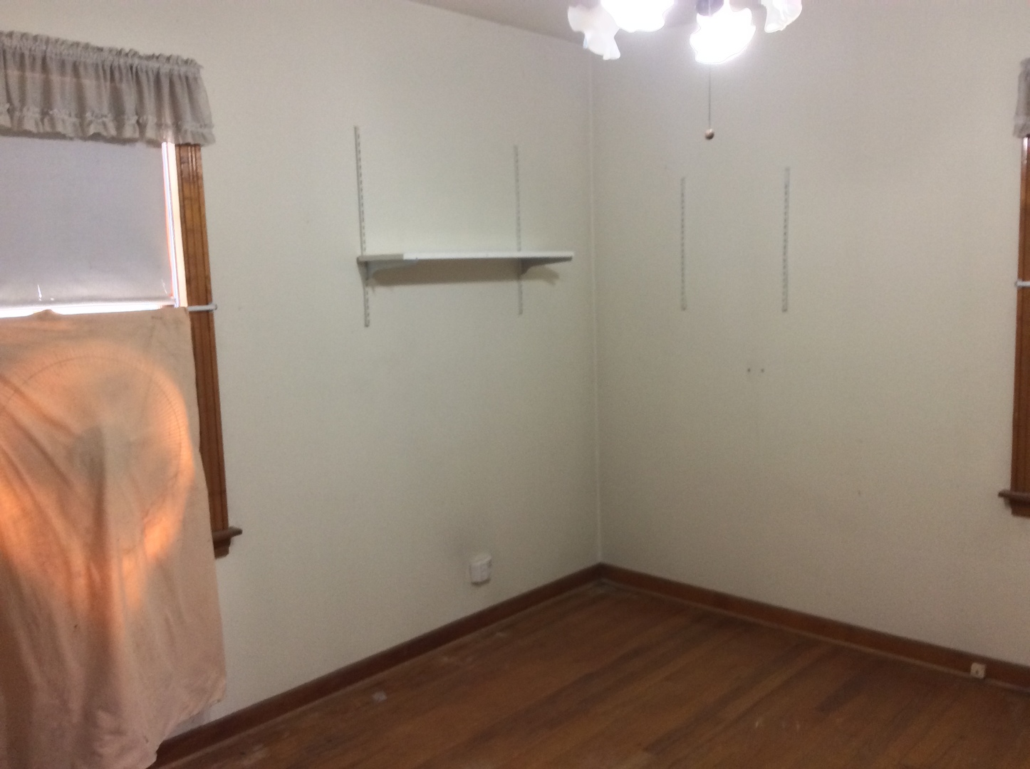 1436 Evergreen Road Homewood, IL 60430 - Photo 18 of 32 a view of small space with wooden floor