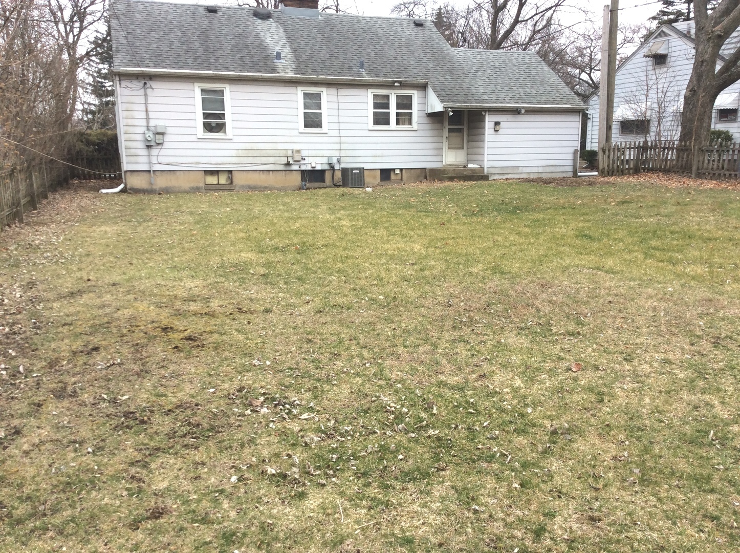 1436 Evergreen Road Homewood, IL 60430 - Photo 31 of 32 a front view of a house with a yard