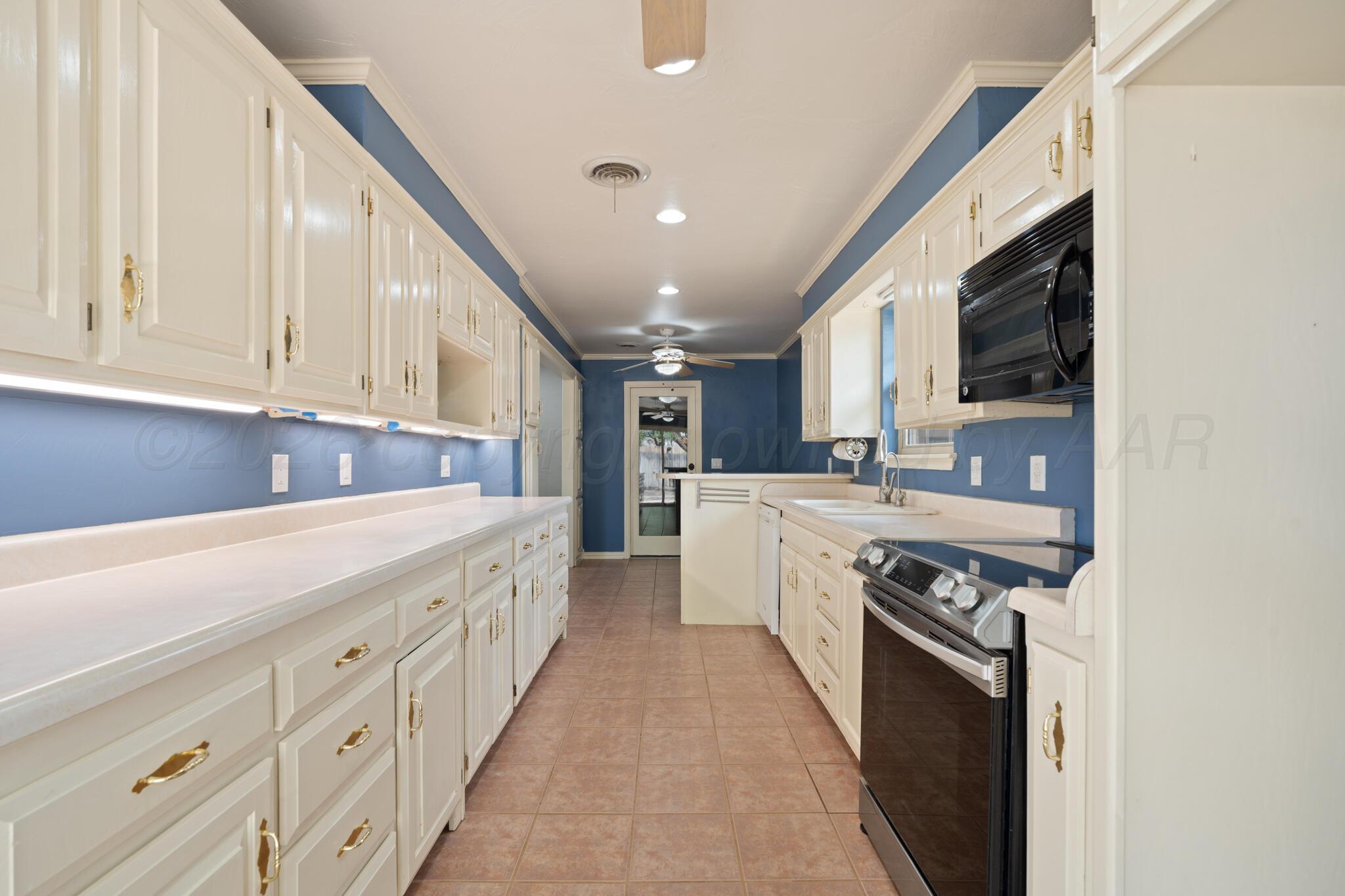 7012 Old Kent Road Amarillo, TX 79109 - Photo 13 of 30 1