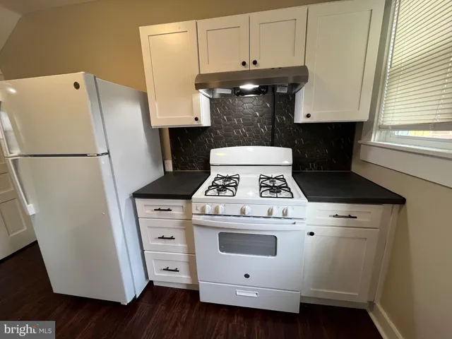 $1,700 | 143 Old Dorwart Street, Lancaster, PA 17603