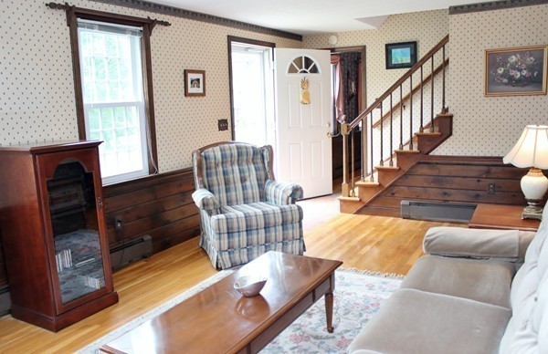 14 Grenadier Road Hingham, MA 02043 - Photo 9 of 25 Gallery Image 9
