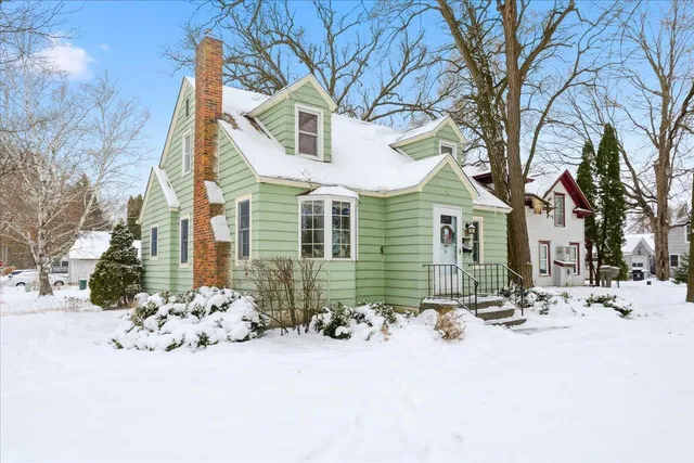 $289,000 | 326 North 3rd Street, River Falls, WI 54022