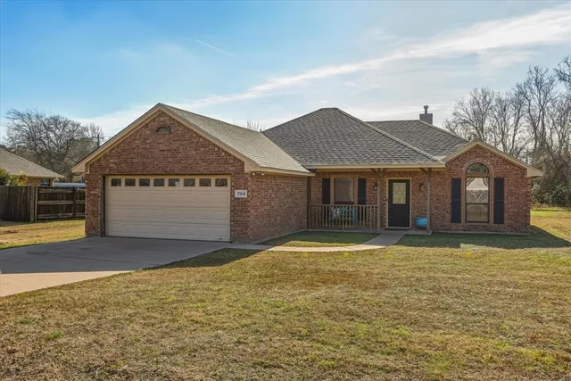 $320,000 | 704 Janis Street, Granbury, TX 76049
