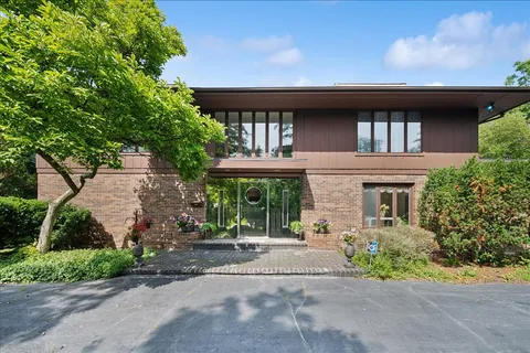 $1,250,000 | 201 Aspen Lane, Highland Park, IL 60035