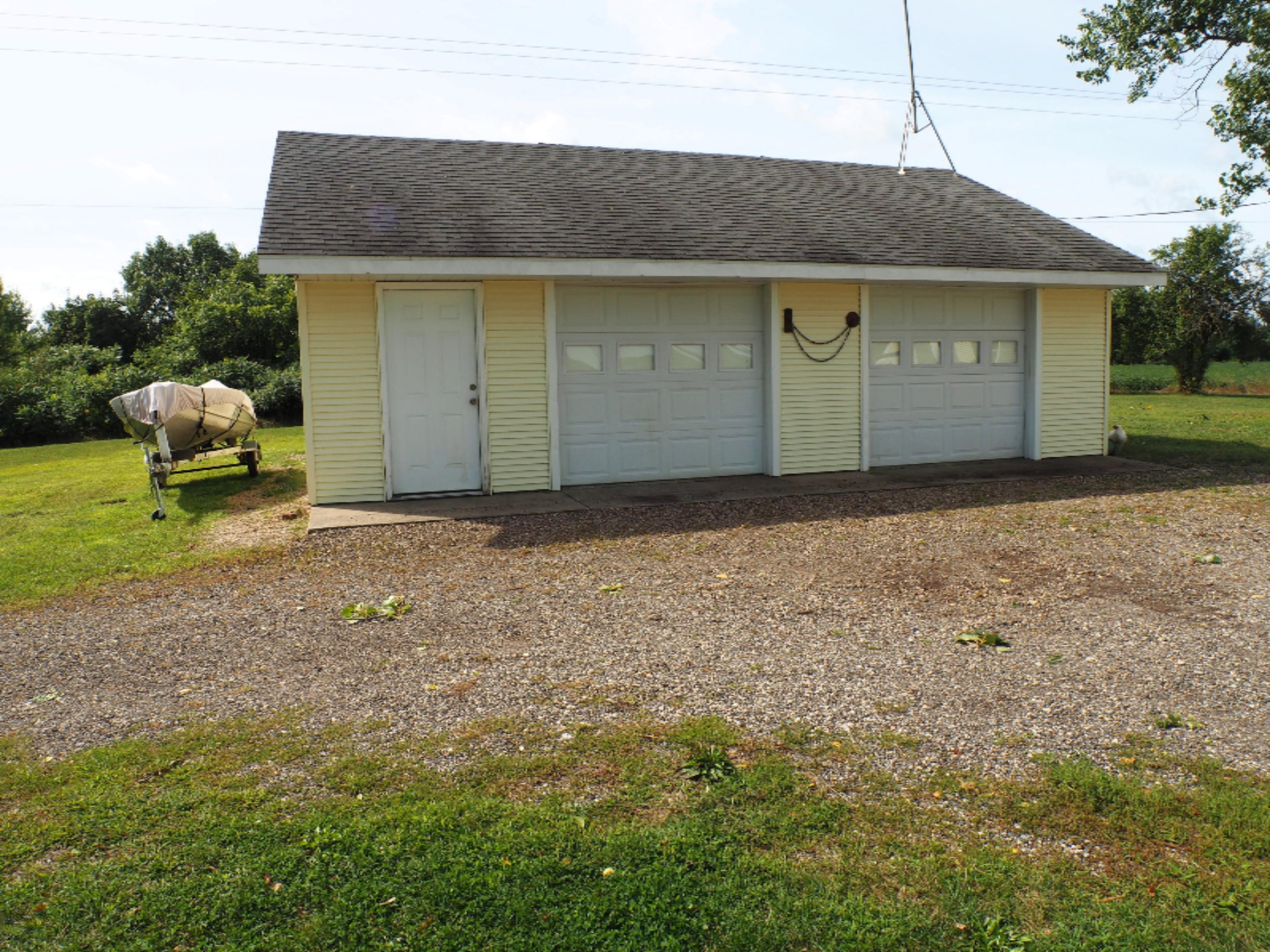 13846 Heffron Road Northeast Belding, MI 48809 - Photo 26 of 36 garage