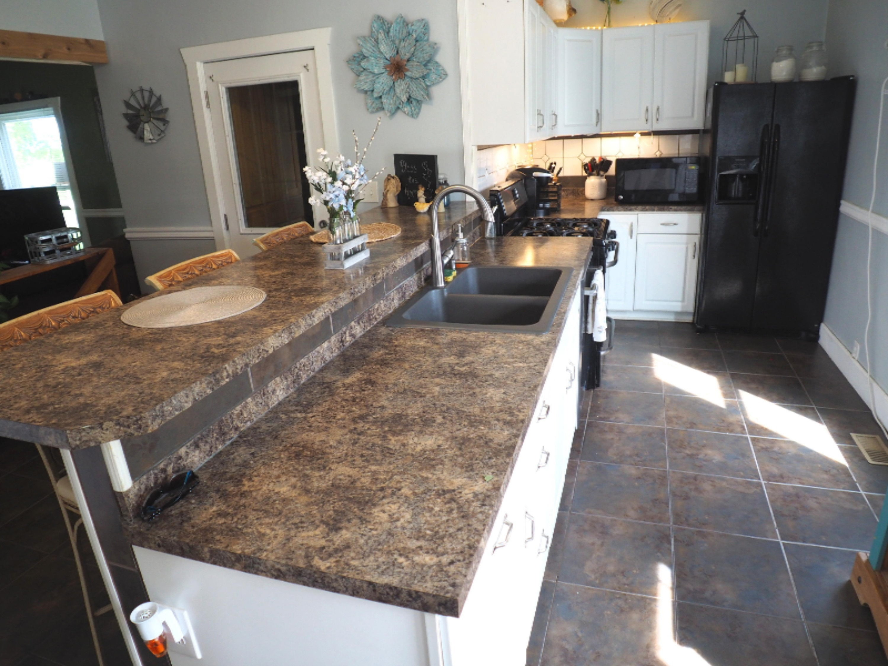 13846 Heffron Road Northeast Belding, MI 48809 - Photo 4 of 36 kitchen area