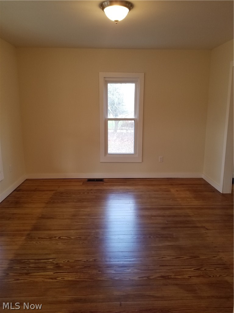 4595 South Hametown Road Barberton, OH 44203 - Photo 9 of 27 Living room