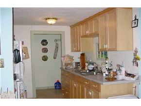 239 R Island Pond Road, Unit 1 Derry, NH 03038 - Photo 2 of 9