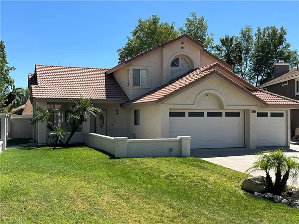 $725,000 | 13747 Stanford Court, Fontana, CA 92336
