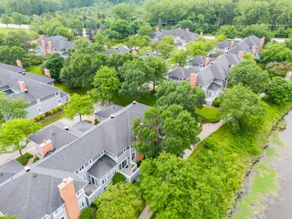 $549,000 | 17 Mashie Court, Woodridge, IL 60517