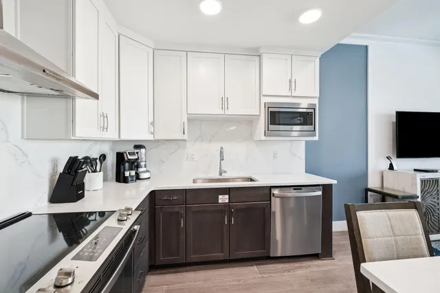 $799,000 | 201 Henderson Resort Way, Unit 2104, Destin, FL 32541