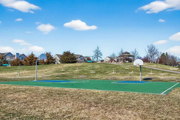 $289,000 | 13826 52nd Avenue North, Plymouth, MN 55446
