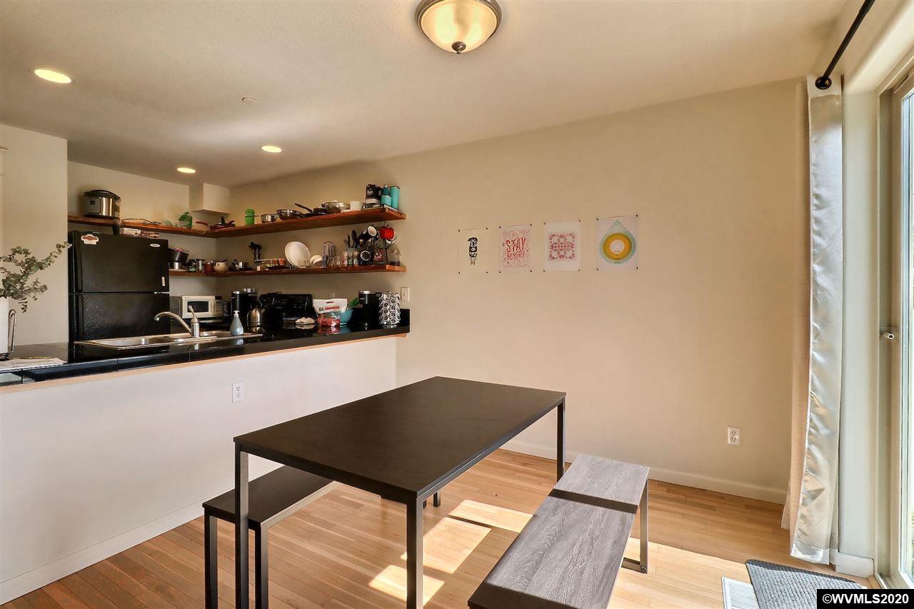 4220 South Slavin ( Road Portland, OR 97239 - Photo 6 of 25
