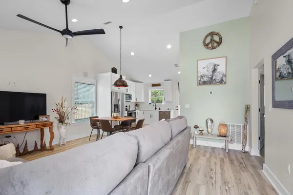 $1,650 | 71 Lafavre Lane, DeFuniak Springs, FL 32433