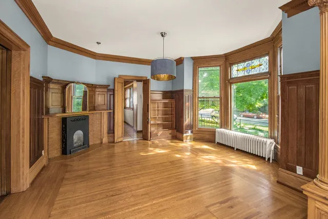 $750,000 | 565 Holly Avenue, St. Paul, MN 55102