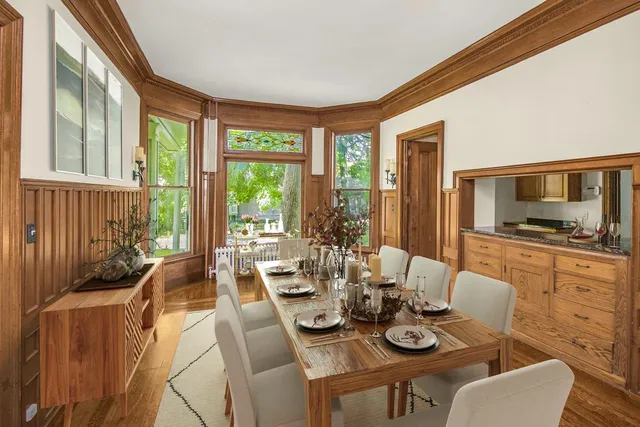 $750,000 | 565 Holly Avenue, St. Paul, MN 55102