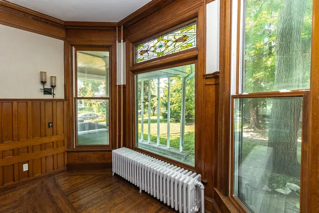 $750,000 | 565 Holly Avenue, St. Paul, MN 55102