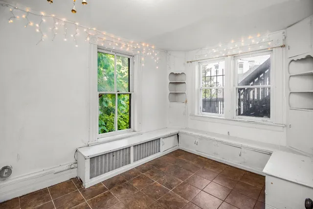 $750,000 | 565 Holly Avenue, St. Paul, MN 55102