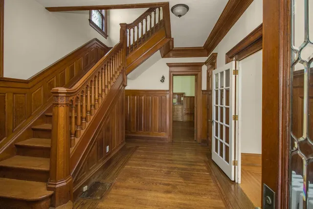 $750,000 | 565 Holly Avenue, St. Paul, MN 55102