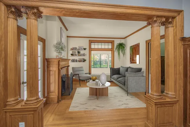 $750,000 | 565 Holly Avenue, St. Paul, MN 55102