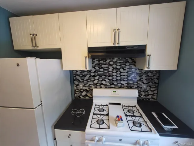 $295,000 | 224-23 Kingsbury Avenue, Unit B | Oakland Gardens