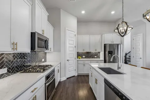 $695,000 | 4519 Stone Valley Trail, Arlington, TX 76005