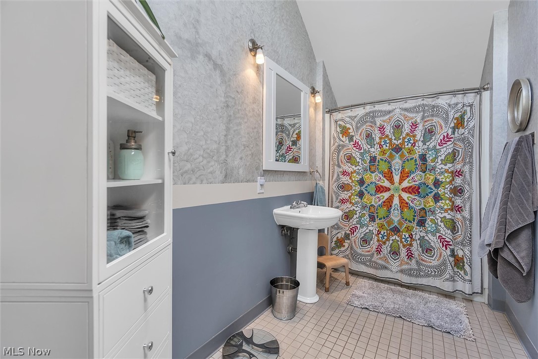 6427 Olde York Road Cleveland, OH 44130 - Photo 30 of 34 Gallery Image 30