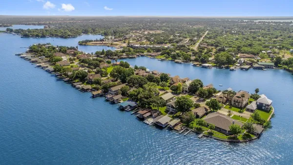$1,400,000 | 132 Web Isle Drive, Granite Shoals, TX 78654