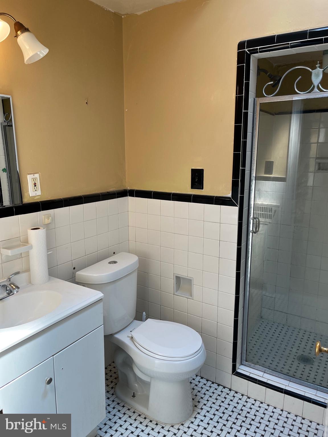 219 Glendale Road Upper Darby, PA 19082 - Photo 11 of 22